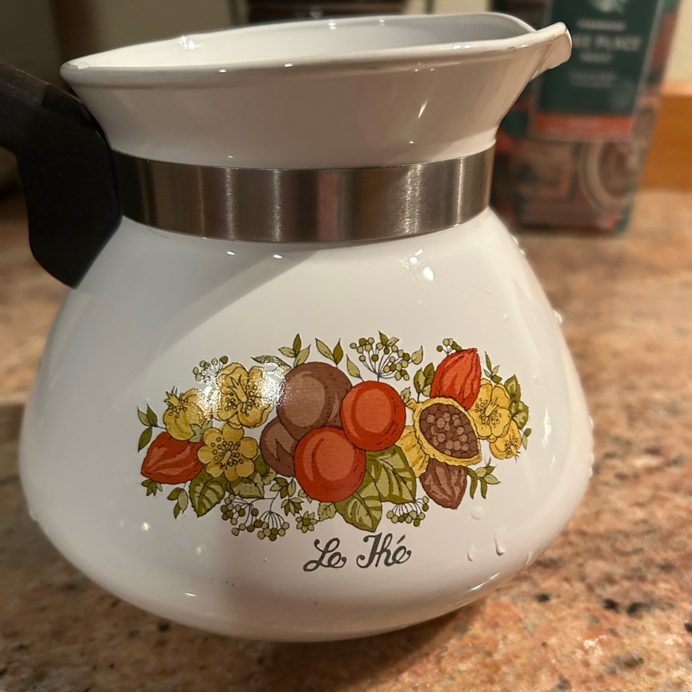 Corningware P-104 “Le The’ “6 cup Teapot w/lid. 1970 Vintage No chips or stains - Picture 4 of 8